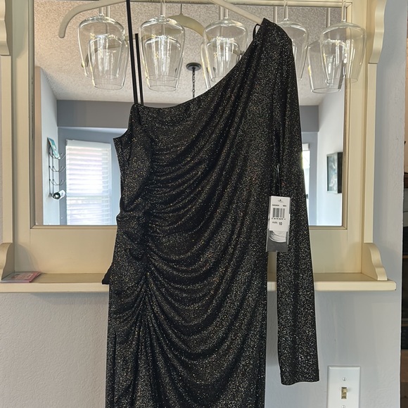 Brand New David Meister One Shoulder Evening Gown - Picture 2 of 7